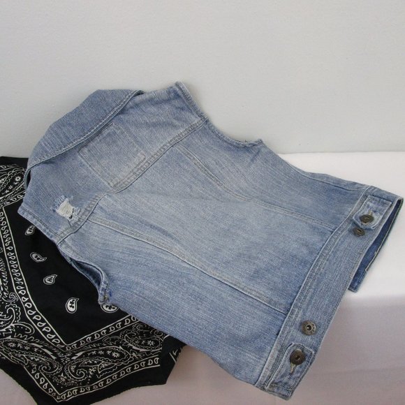 Mudd Distressed Denim Vest - Picture 10 of 14